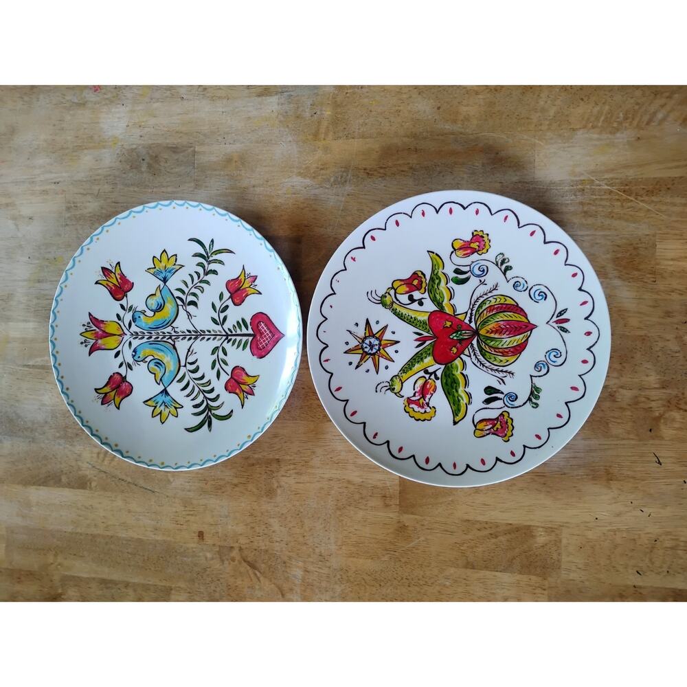 2 Hand Painted Pennsylvania Dutch German Schonwald Plates 10.25"